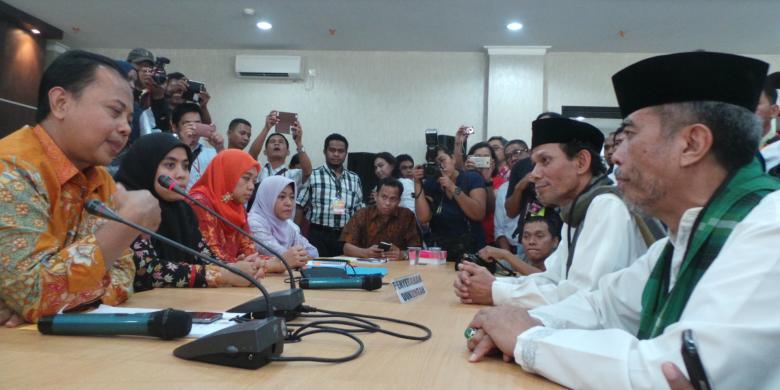 Bawa 9 Dus KTP, Ichsanuddin Noorsy Daftar Calon Independen untuk Pilkada DKI
