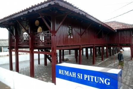 &#91;KOMBAT&#93; RUMAH PITUNG-MENENGOK JEJAK SI PITUNG PENDEKAR BETAWI