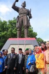 &#91;KOMBAT MERDEKA&#93; ANDI ABDULLAH BAU MASSEPE MONUMEN DAN SEJARAH.