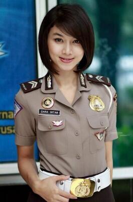 7 Polwan Cantik Indonesia 😗