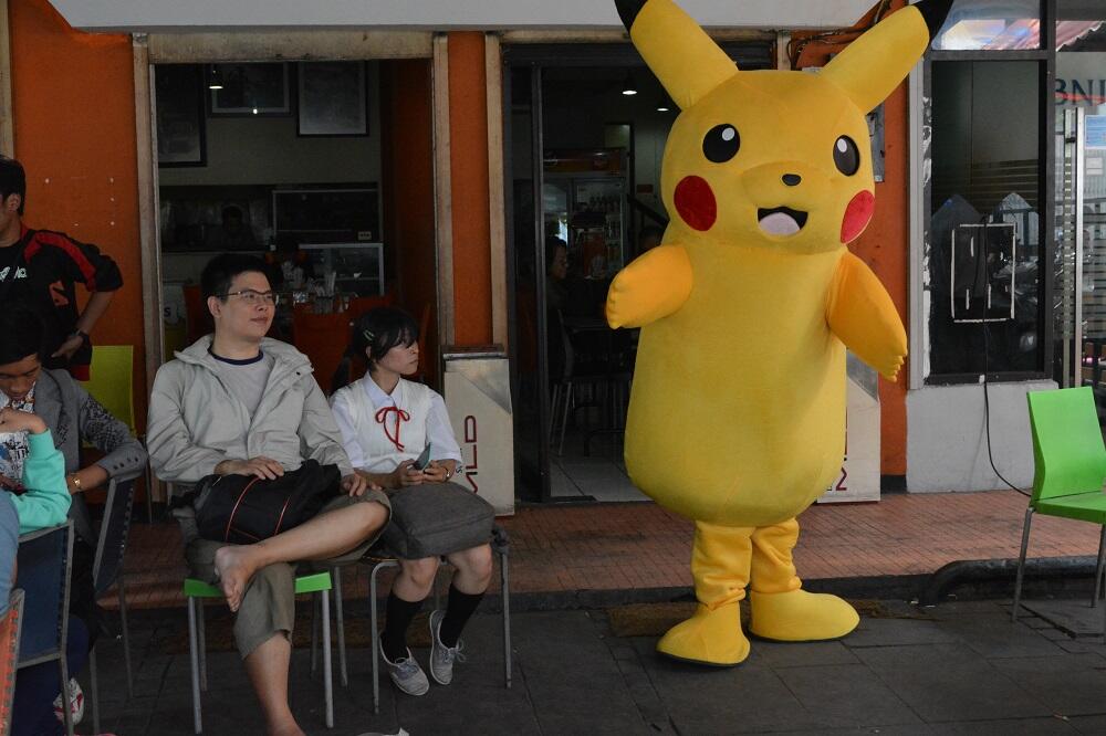 Lagi Hunting, Kok Malah Nemu Pikachu Raksasa?! Pikachu-nya Lonjong Lagi!!! 
