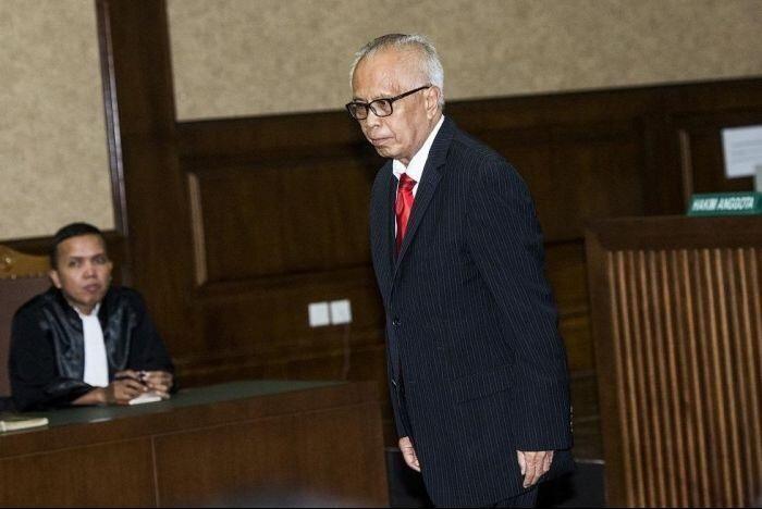 Ketok palu Artidjo membuat OC Kaligis meringis