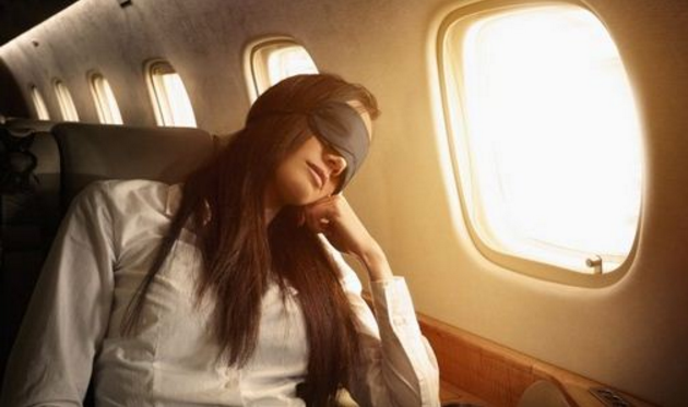 6 Tipe Manusia yang akan Agan Temui saat Naik Pesawat