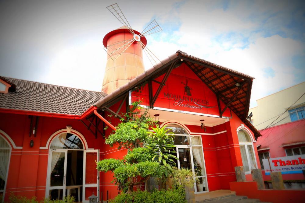 Ada Menara Eiffel di Kota Dalat Vietnam, Nggak Percaya?