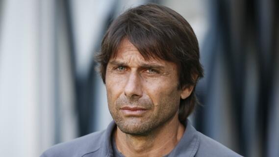 Antonio Conte Bidik Gelar Juara