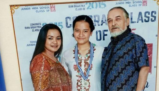 Ibunda Gloria Paskibraka ke Jokowi: Tolong Dukung Semangat Putri Saya