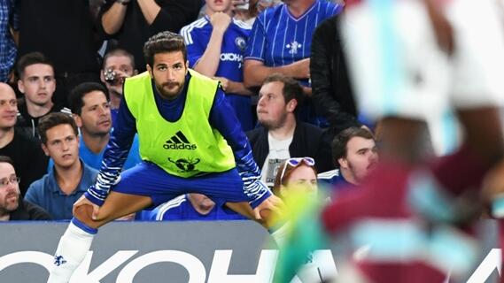 Antonio Conte Simpan Alasan Parkir Cesc Fabregas
