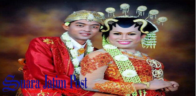 Perkimpoian Sejenis Hebohkan Warga Lumajang Jawa Timur