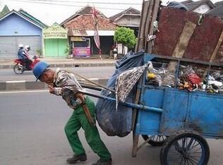 5 Profesi yang Kelihatannya Sepele Tapi Sebenarnya Berarti Buat Orang Banyak 