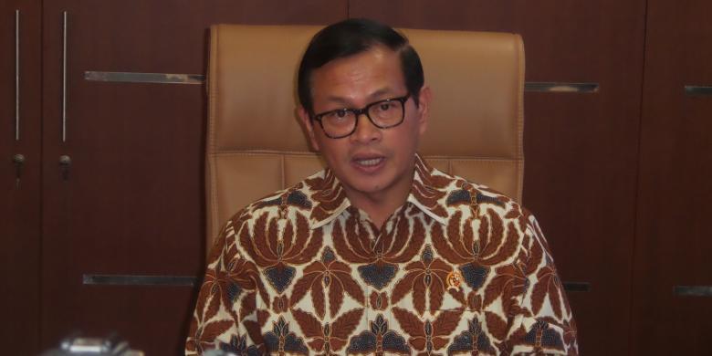 Dikritik Yusril, Ini Alasan Istana Izinkan Gloria Turunkan Bendera