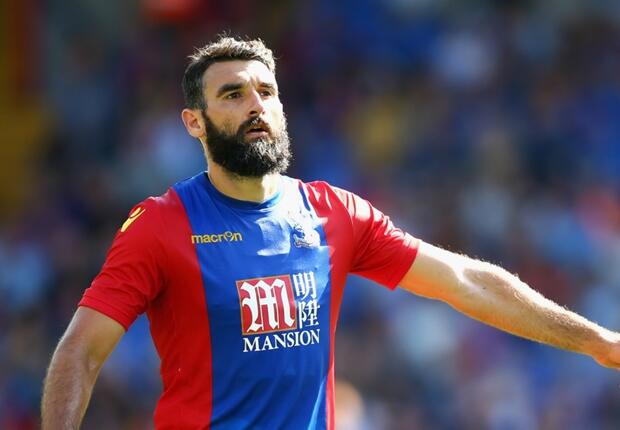 RESMI: Mile Jedinak Gabung Aston Villa