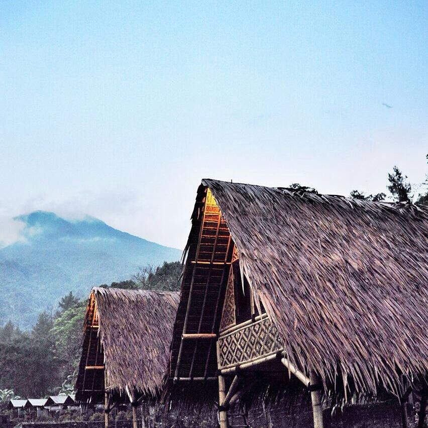 Penginapan Keluarga Rumah Saung Top Markotop..Kerennn Abiss Gan!!