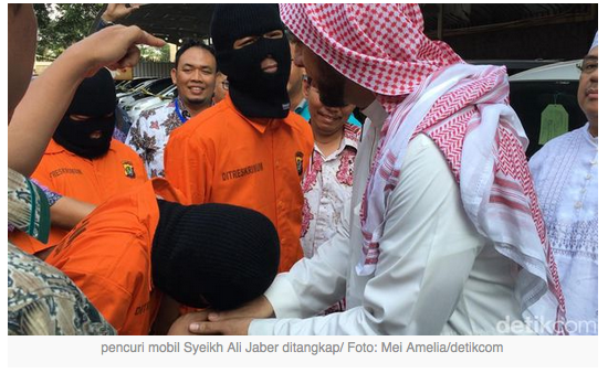 Cium Tangan Syeikh Ali Jabber, 3 Pencuri Ini Diminta Bertaubat