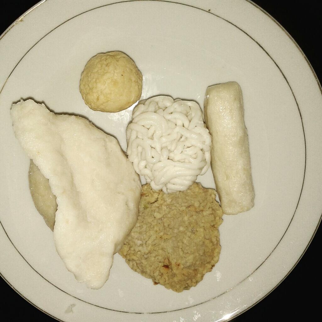 PEMPEK PALEMBANG LEBIH ENAK DARI PEMPEK FARINA