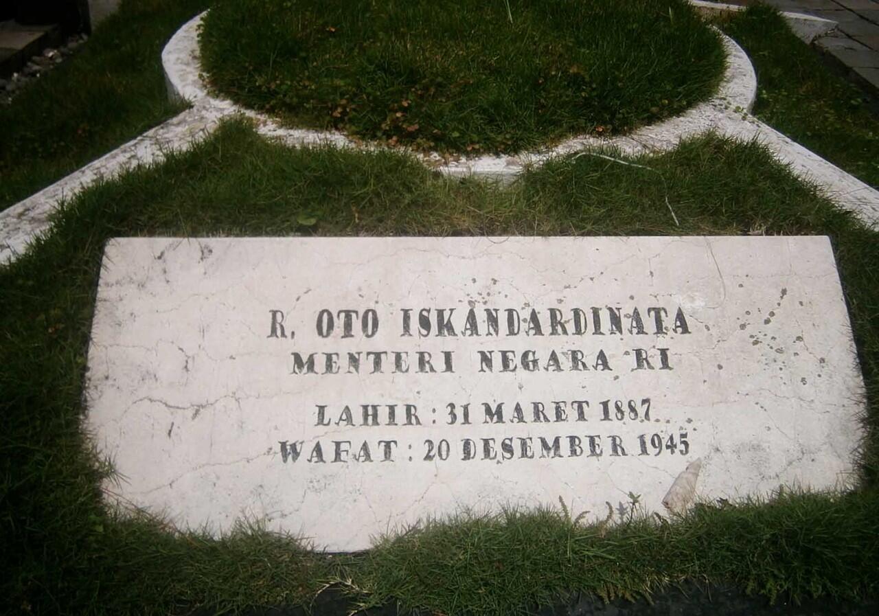 &#91;KOMBAT MERDEKA&#93; Monumen Pasir Pahlawan Raden Otto Iskandar Dinata di Lembang