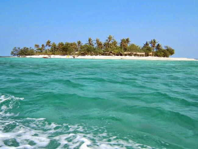 Pesona Keindahan Pulau Derawan Kalimantan Timur