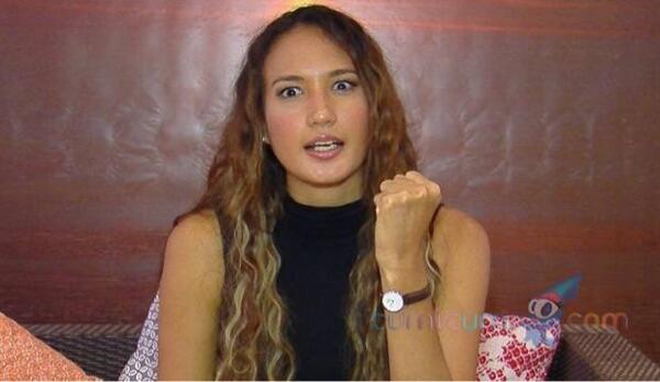 Nadine Chandrawinata Bakal Jelajahi Ribuan Pulau Tak Bertuan