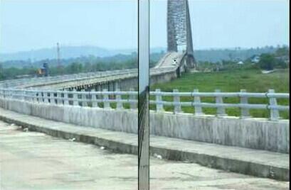 JEMBATAN TERPANJANG BULAN LAGI DI SURAMADU GAN