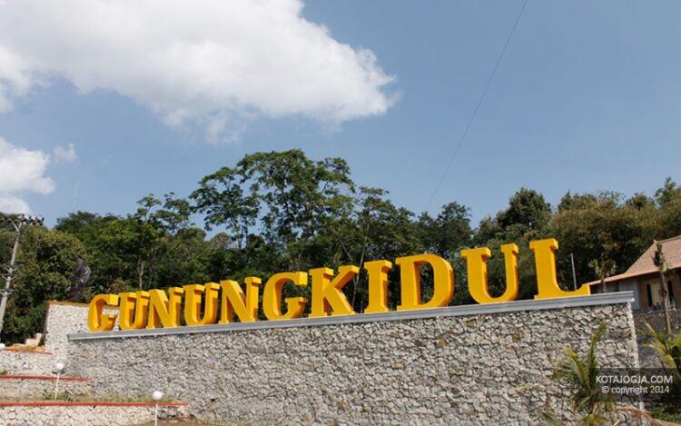 Dibalik Eksotisnya Pantai Gunungkidul, Ternyata Tempat Ini Favorit Bunuh Diri Lho!