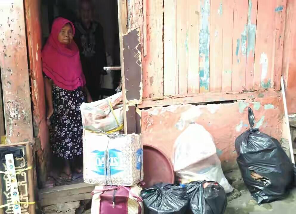 Kisah Nenek dan Kakek Renta yang Diminta Ahok Pindah ke Rusun
