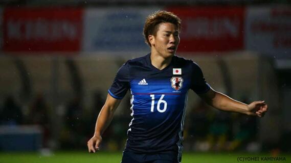 Tanpa Izin Kerja, Takuma Asano Tak Bisa Bela Arsenal