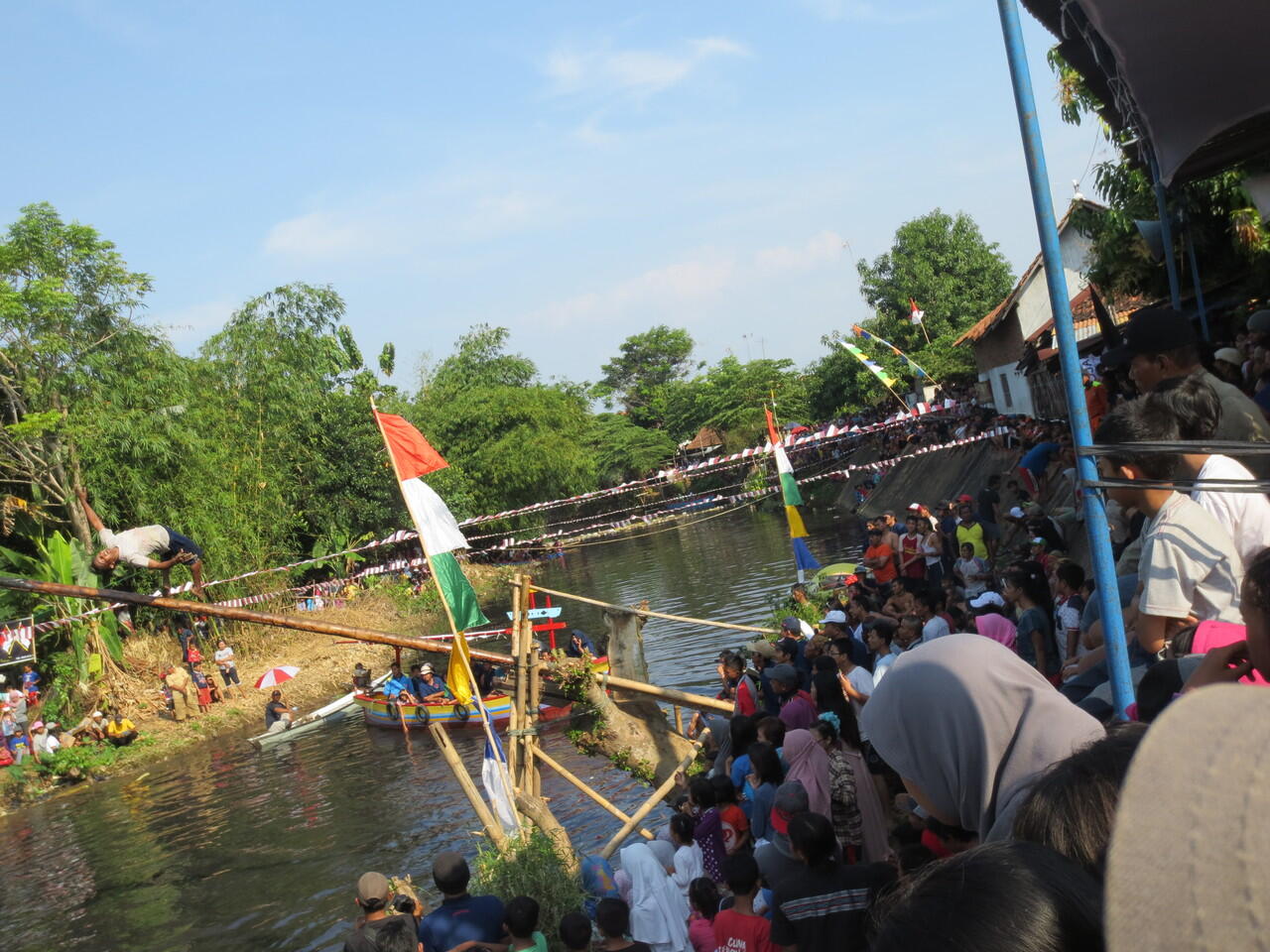 Lomba Peringatan HUT RI unik yang mungkin cuma satu di Indonesia
