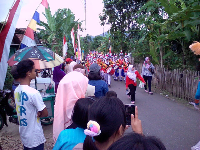 Kemeriahan Karnaval HUT Kemerdekaan RI, Mereka pun Ikut Kecipratan Rejeki