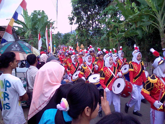 Kemeriahan Karnaval HUT Kemerdekaan RI, Mereka pun Ikut Kecipratan Rejeki
