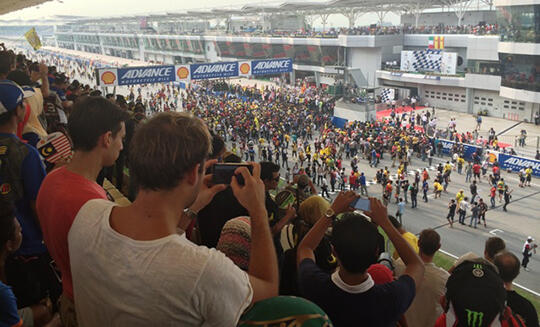 Susah Senangnya Nonton MotoGP di Sepang, Malaysia. Ngiri Boleh!