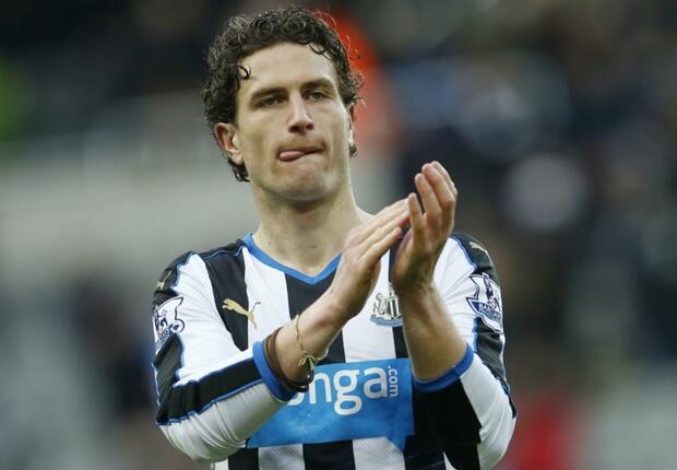 RESMI: Daryl Janmaat Gabung Watford