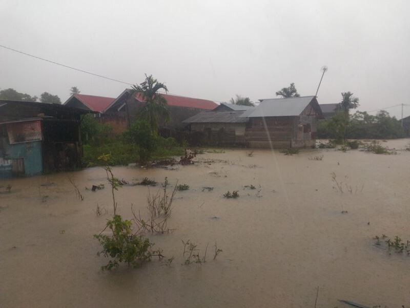 Banjir Capai 70 Cm, Warga Kota Padang Mengungsi