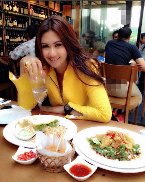 kenalin Any Kusuma Dewi, sosialita cantik ini