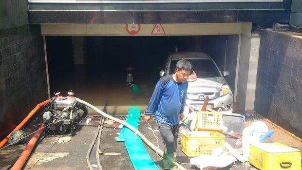 PENAMPAKAN BASEMENT KEMANG SQUARE