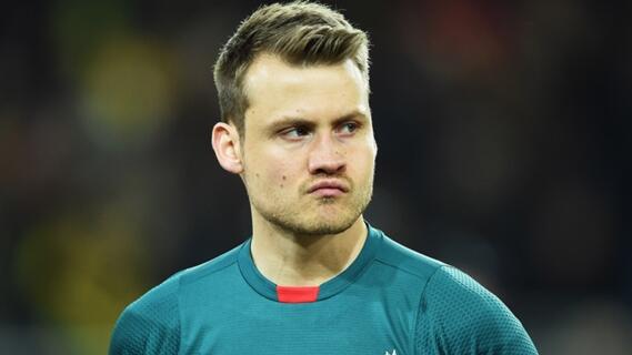 Rumor Joe Hart Tak Buat Simon Mignolet Gusar