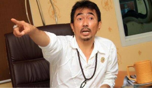 Bawa Narkoba, Gatot Brajamusti dan Istri Ditangkap