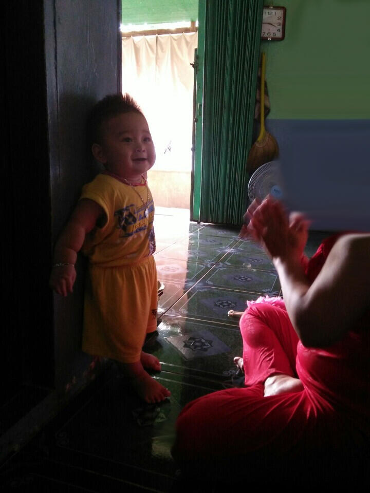Kisah Indah Di Balik Rumah Bertenda Biru