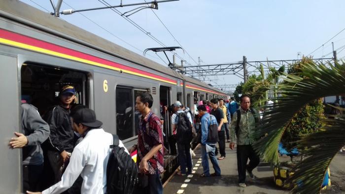 PENTING..!! Ini Tips Naik Kereta Api