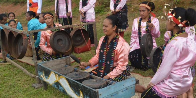 Kampung Cecer, Pusat Tarian Caci dan Kerangkuk Alu di Flores