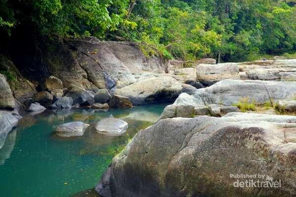 Keindahan danau Cunca wulang di manggarai, pulau Flores