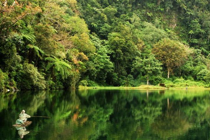 Danau Ranamese di flores , Permata Ketenteraman