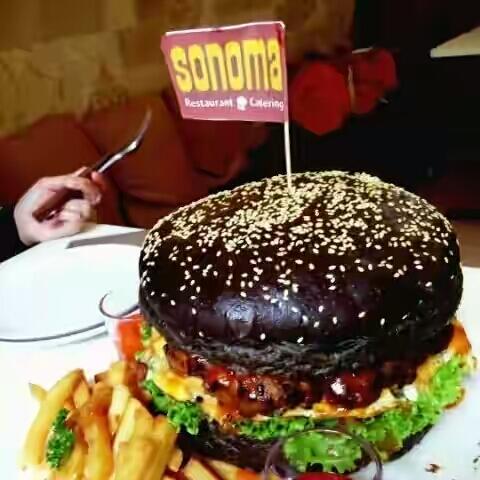 6 Restoran di Bandung yang Asyik Buat Makan Keroyokan
