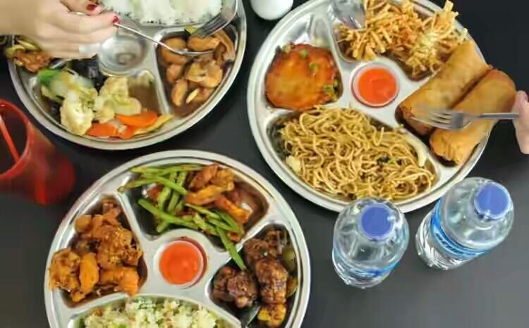 6 Restoran di Bandung yang Asyik Buat Makan Keroyokan