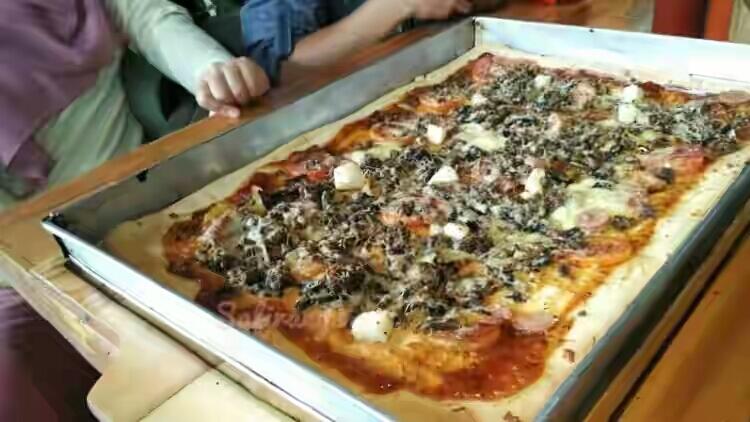 6 Restoran di Bandung yang Asyik Buat Makan Keroyokan