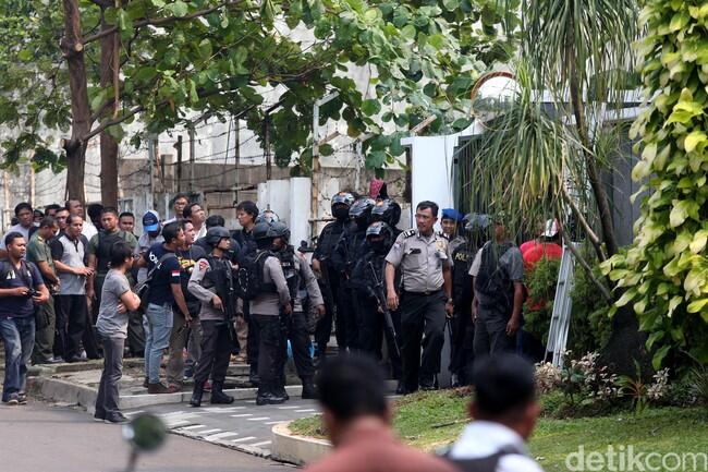 Ini Penampakan Satu Orang Perampok yang Sandera Korbannya di Pondok Indah