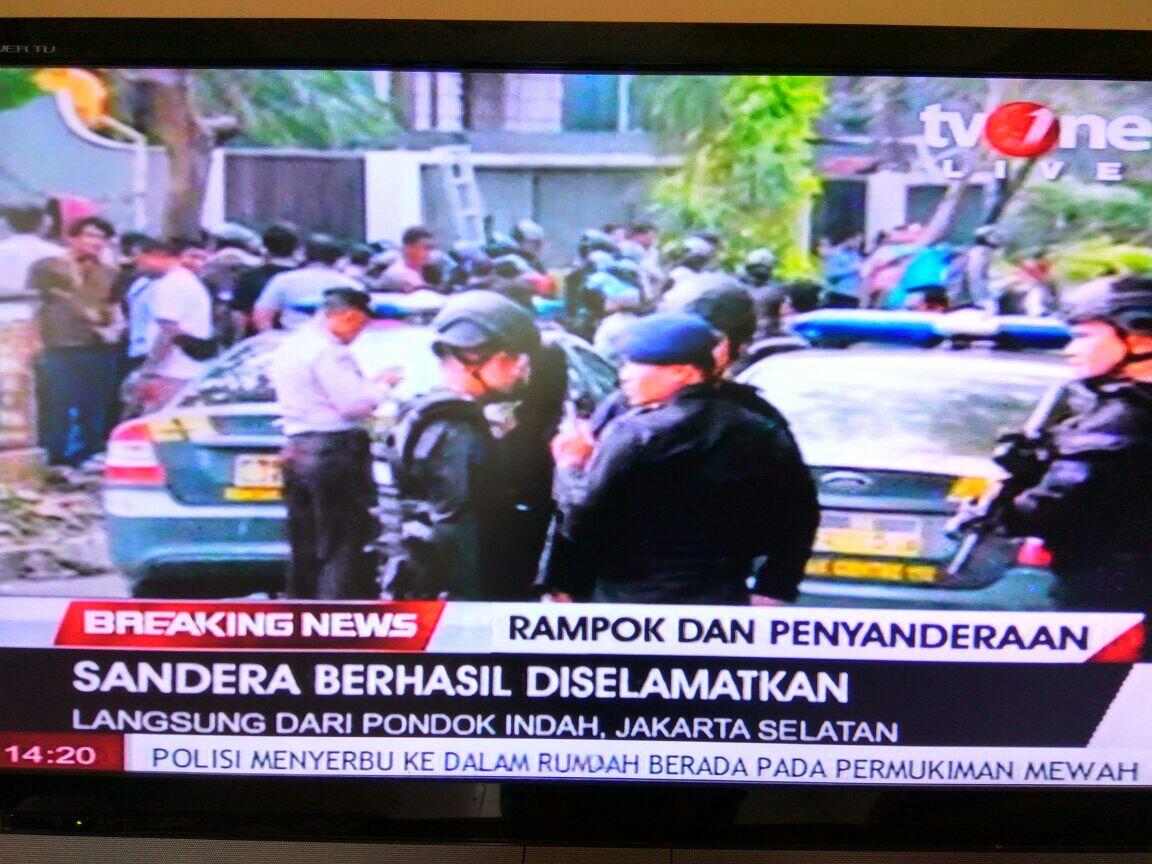 Ratusan Polisi Kepung Lokasi Penyanderaan di Pondok Indah