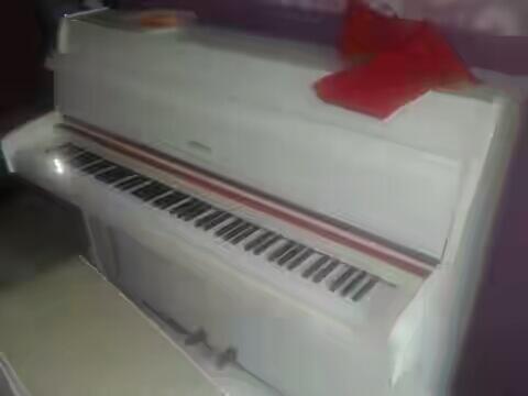 help pengen barter piano ama gitar listrik
