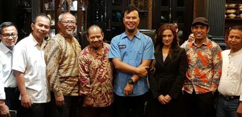 Ahmad Dhani Jadi Calon Wakil Bupati, “Kalau Taih yang Dukung Jadi Tuh Barang”