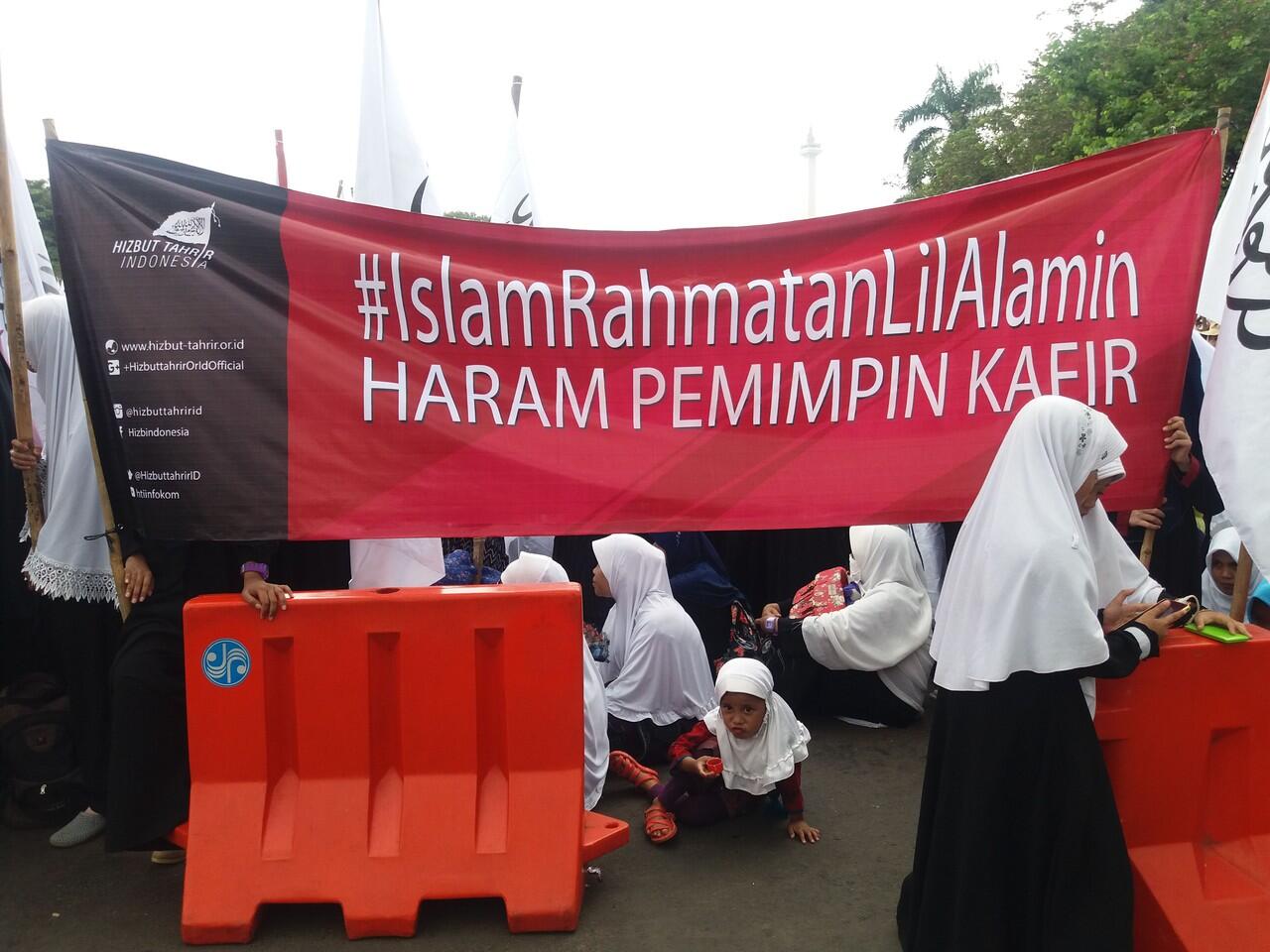 Seribuan Massa Gelar Aksi Tolak Ahok di Bundara Patung Kuda