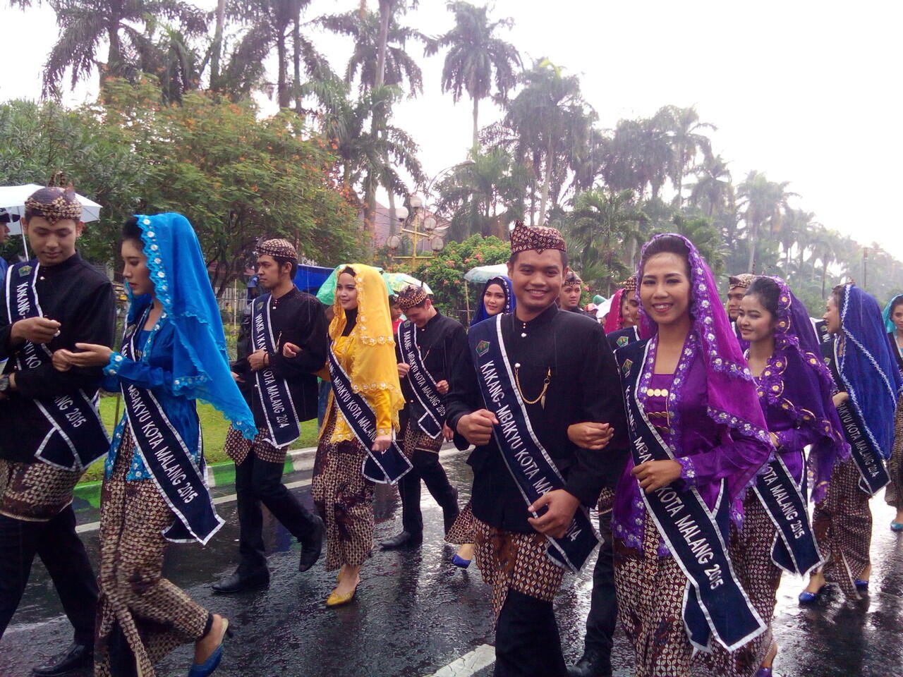 Yuk Intip Betapa Serunya Malang Flower Carnival 2016