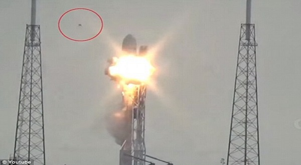 Roket Falcon 9 Meledak Akibat Ulah Alien?